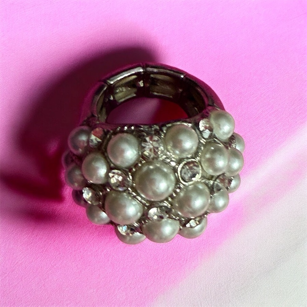 Elegant Silver Pearl Cluster Ring